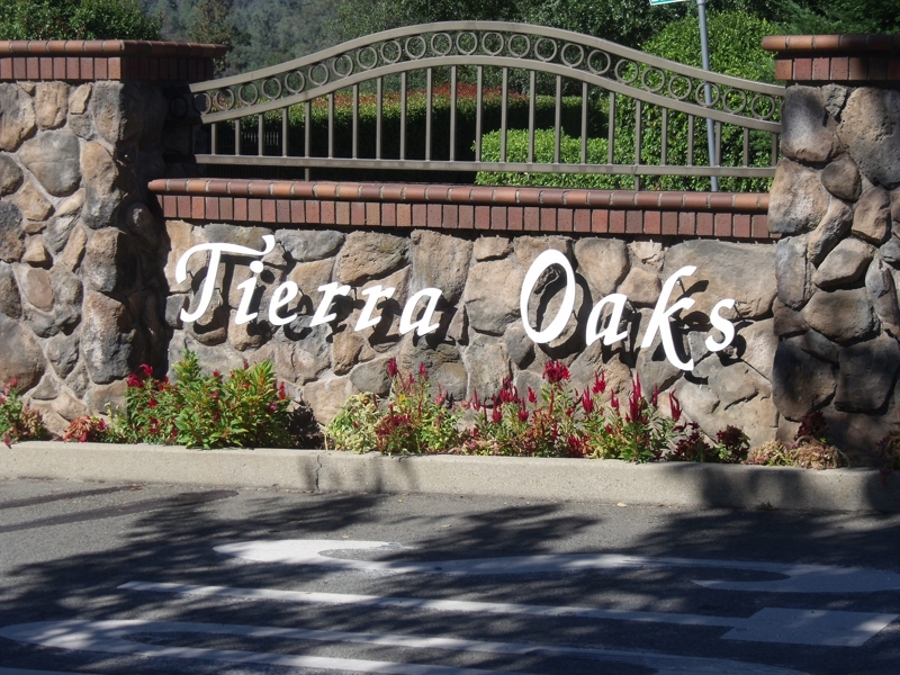 Tierra Oaks